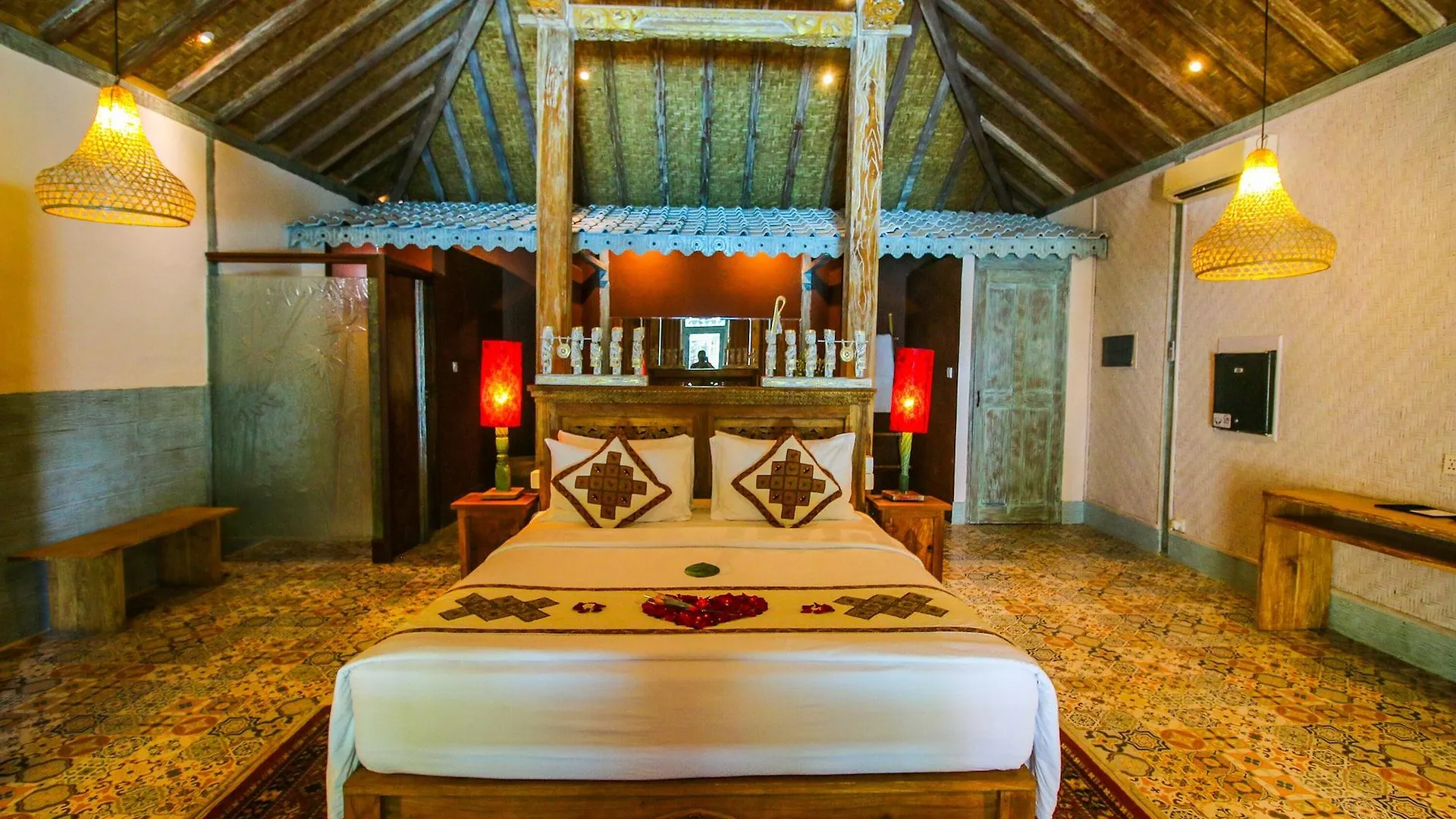 Kupu Kupu Jimbaran Beach Club & Spa By Loccitane
