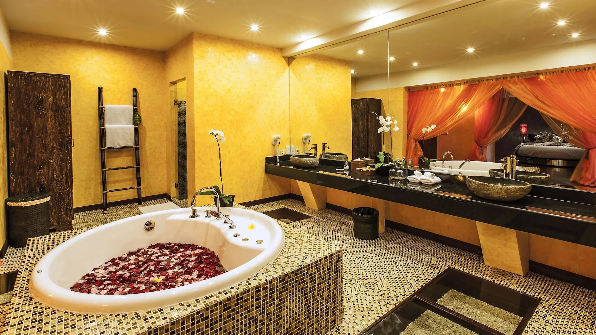 Kupu Kupu Jimbaran Beach Club & Spa By Loccitane Hotel