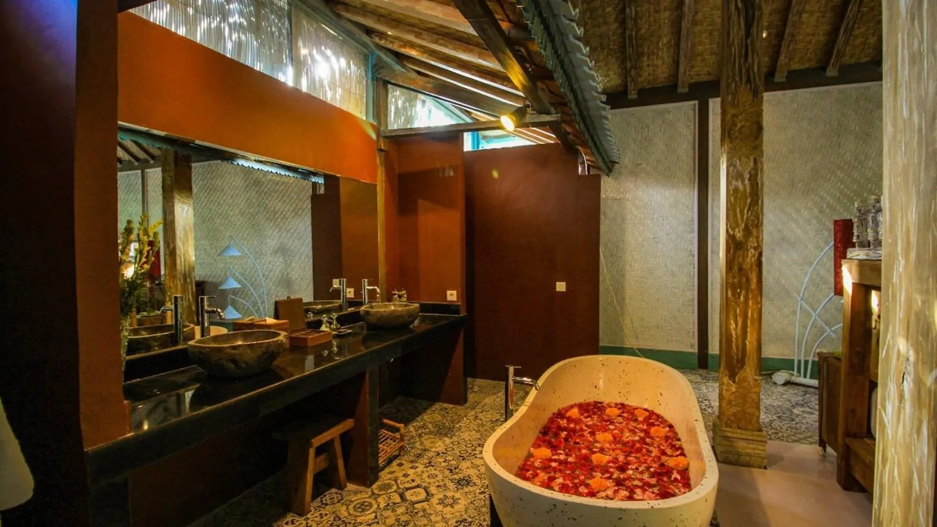 Kupu Kupu Jimbaran Beach Club & Spa By Loccitane Jimbaran (Bali)