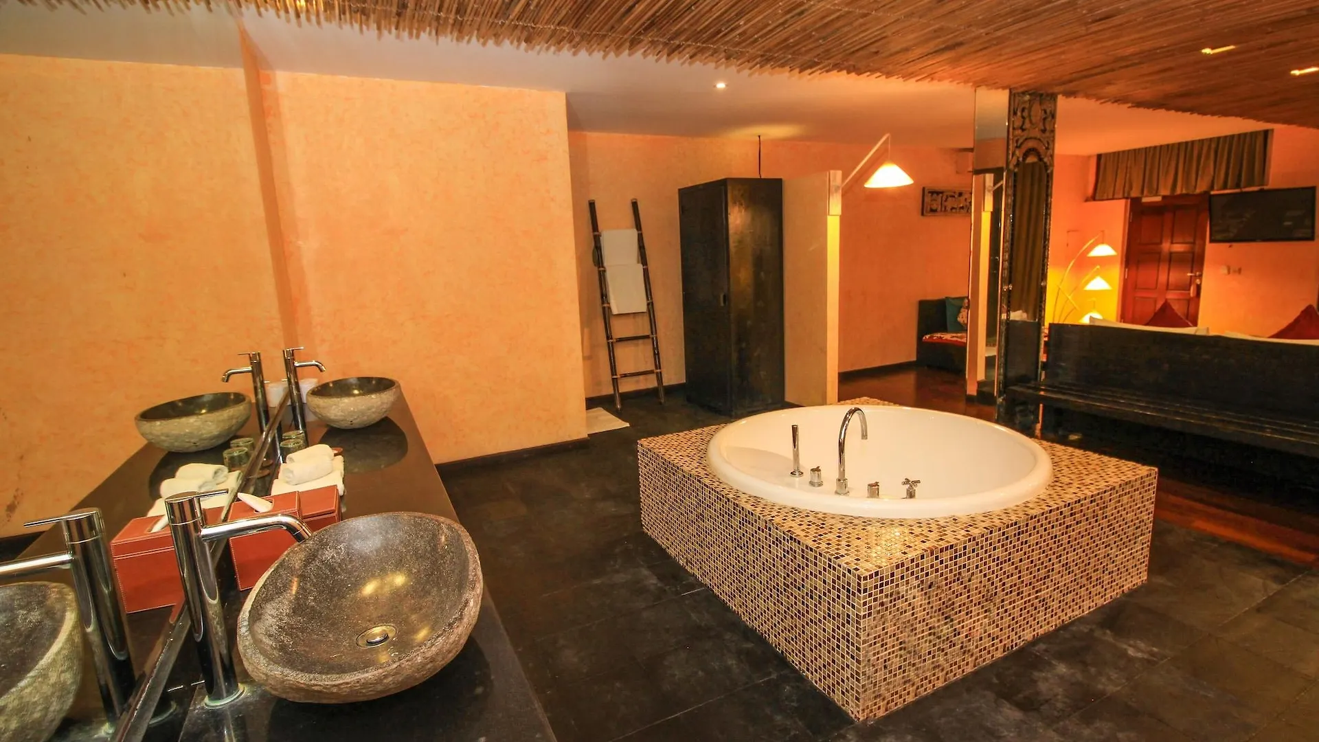 Kupu Kupu Jimbaran Beach Club & Spa By Loccitane Indonesia